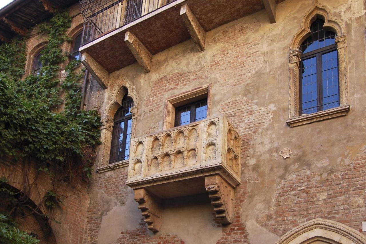 Vitti'S Home Verona 4 - Apartment ภายนอก รูปภาพ