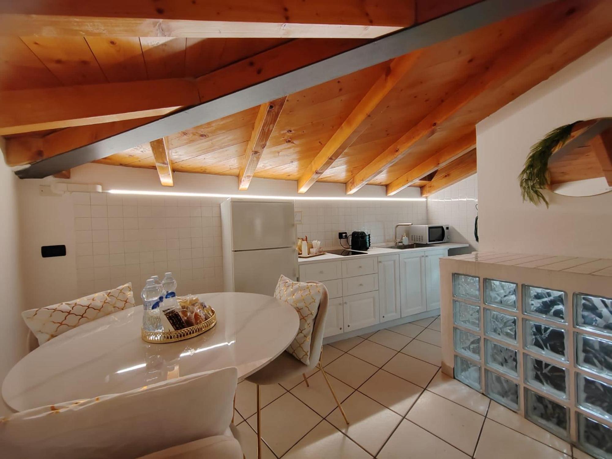 Vitti'S Home Verona 4 - Apartment ภายนอก รูปภาพ